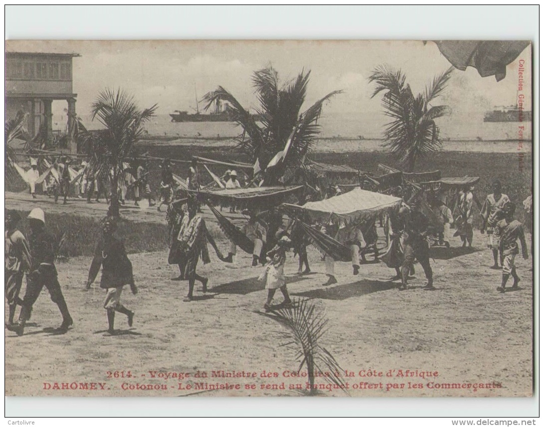 Voyage Du Ministre Des Colonies. DAHOMEY . Cotonou Le Ministre Se Rend Au Banquet Offert Par Commerçants (Fortier 2614) - Dahomey