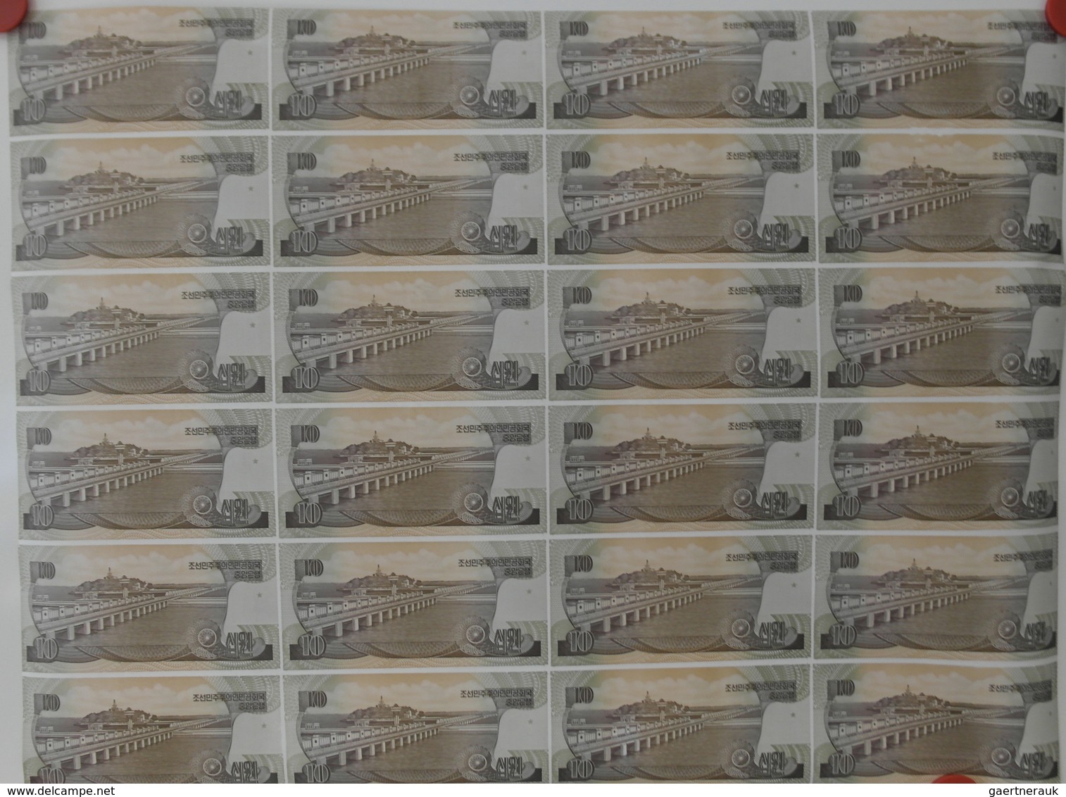 Korea: Uncut Sheet Of 24 Pcs 10 Won 1992 P. 41 In Condition: UNC. (24 Pcs Uncut) - Korea (Süd-)