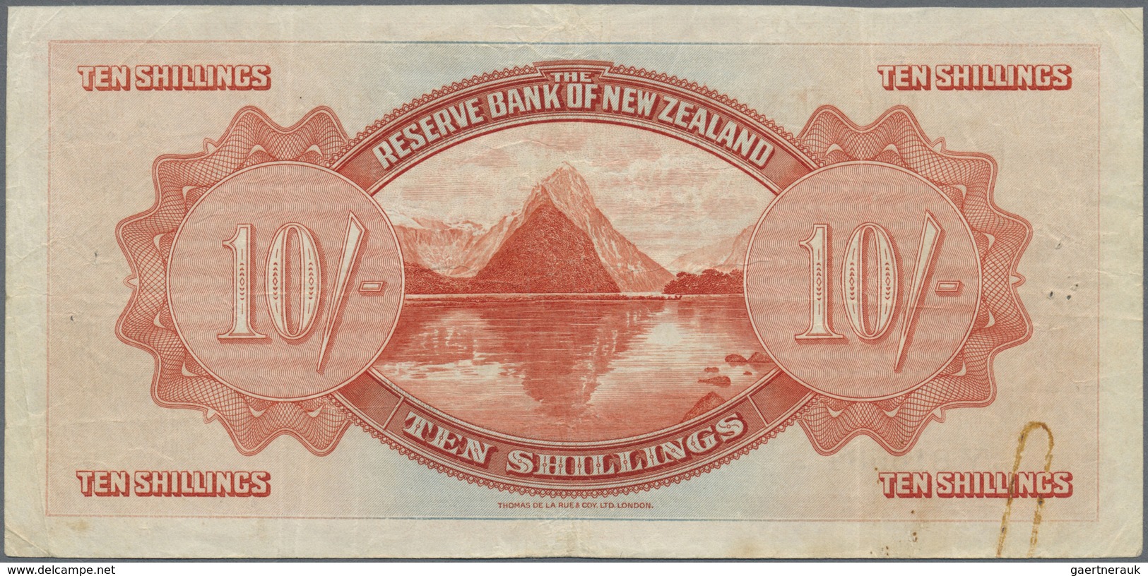 New Zealand / Neuseeland: 10 Shillings 1934 P. 154, Used With Folds And Creases, Upper Border Trimme - New Zealand