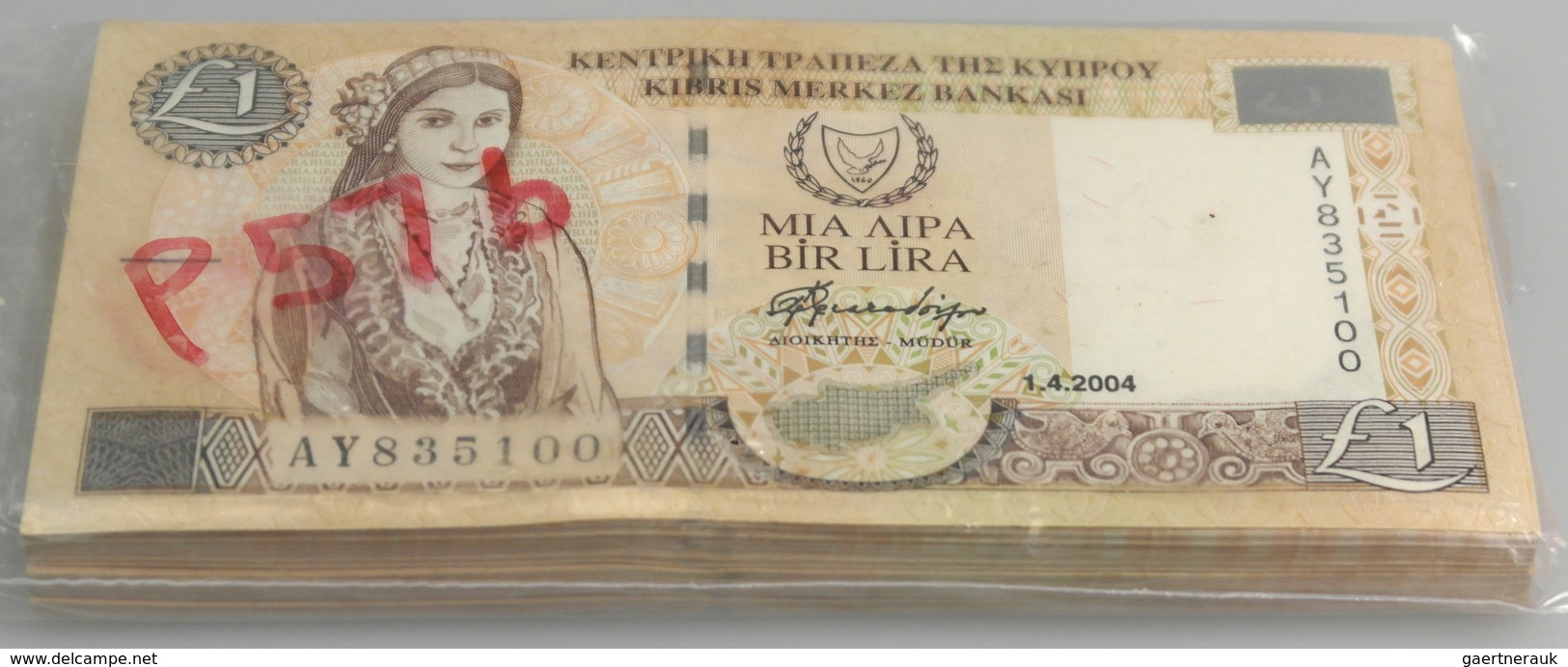 Cyprus / Zypern: Original Bundle Of 100 Banknotes 1 Lira 2004 P. 57b All In Condition: UNC. (100 Pcs - Chypre