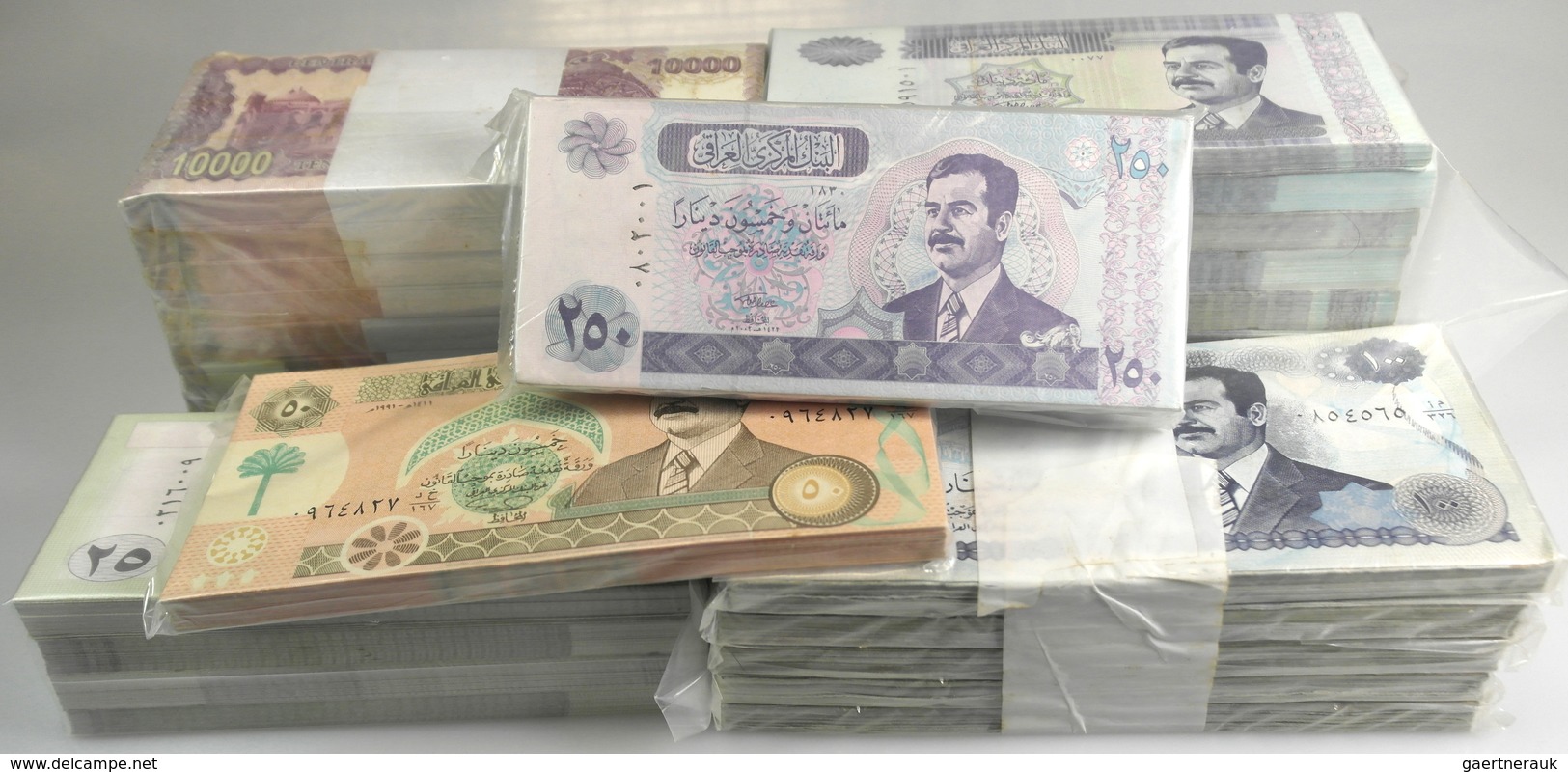 Iraq / Irak: Giant Set With 8000 Banknotes In 8 Bricks Saddam Hussein Issue Containing 1000 Pcs. 50 - Iraq