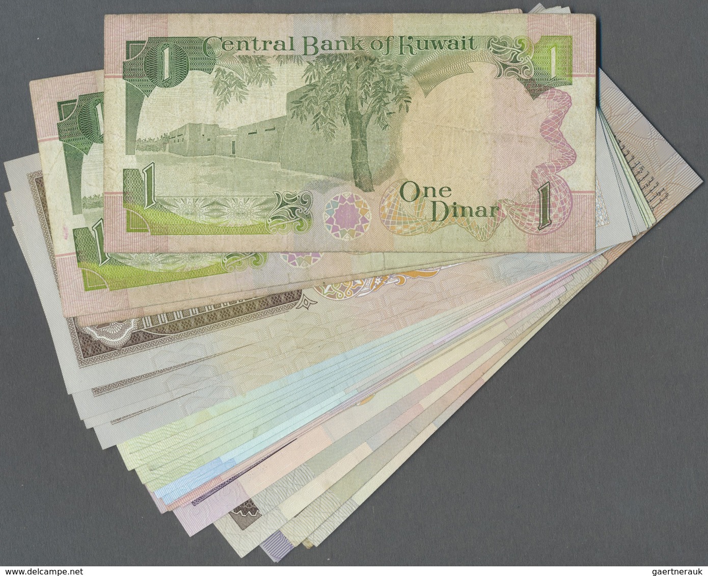 Kuwait: Set Of 39 Banknotes Containing 1 Dinar P. 8, 5x 1/4 Dinar P. 11, 3x 1/2 Dinar P. 12, 4x 1 Di - Kuwait