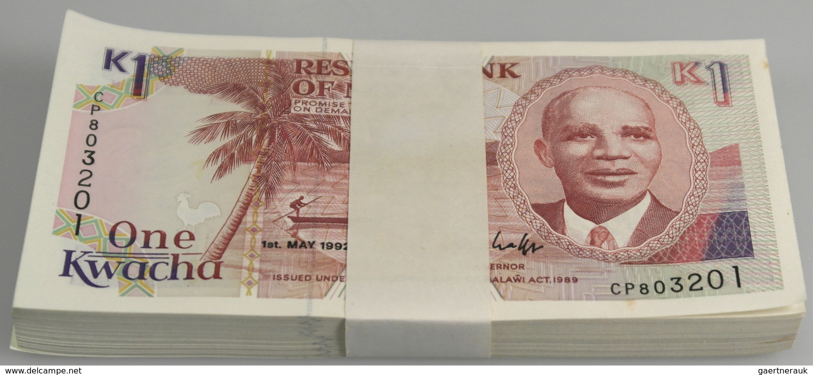 Malawi: Bundle With 100 Pcs. 1 Kwacha 1992, P.23b With Running Serial Numbers In UNC Condition. (100 - Malawi