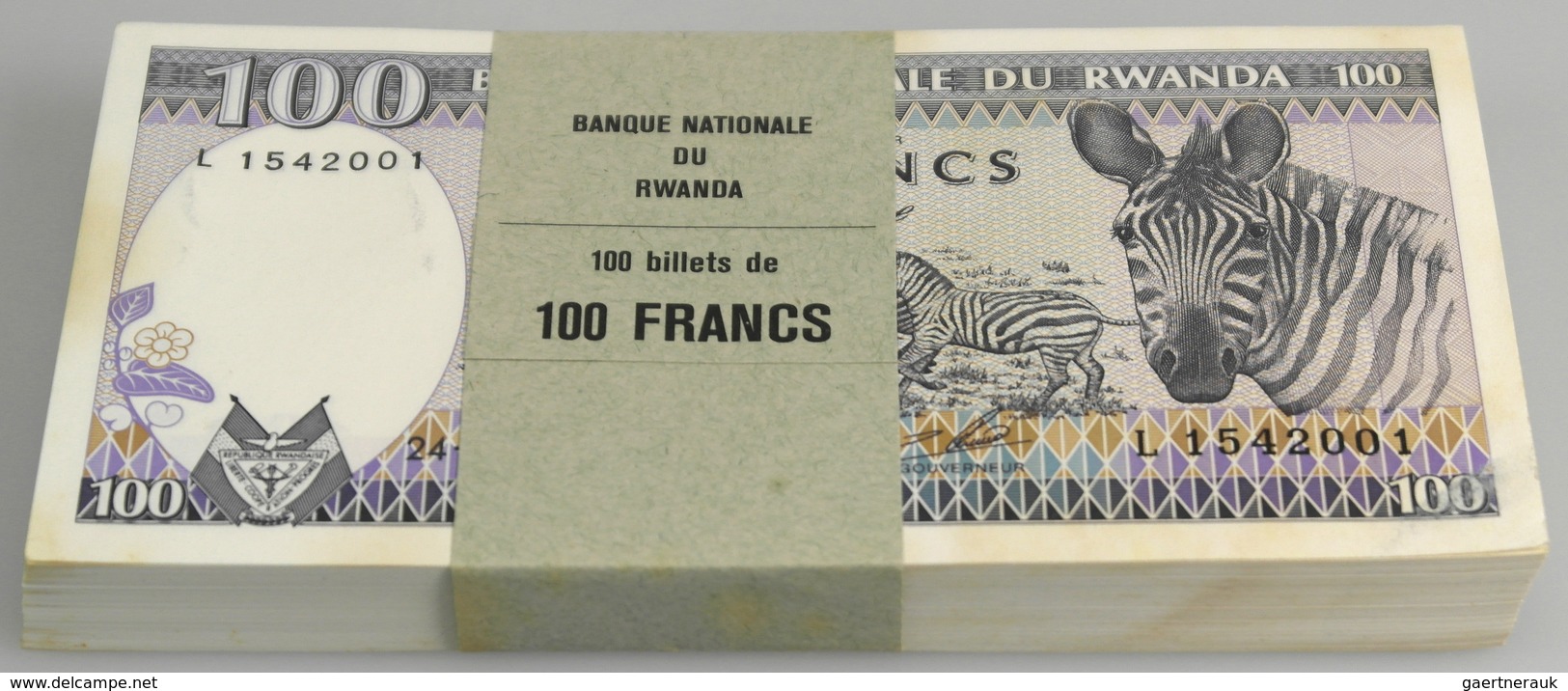 Rwanda / Ruanda: Bundle With 100 Pcs. 100 Francs 1989, P.19 With Running Serial Numbers In UNC Condi - Rwanda