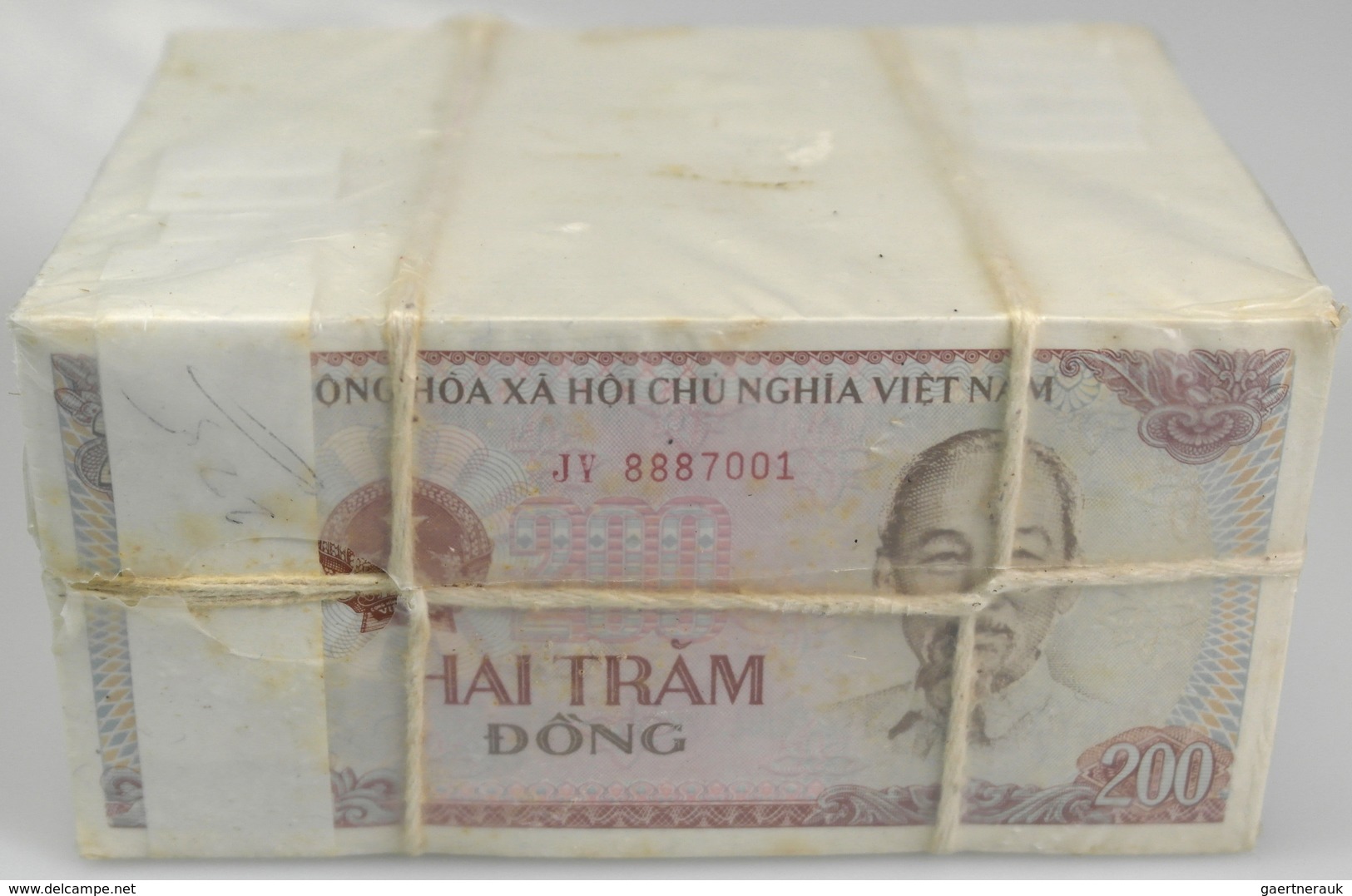 Vietnam: Original Brick With 1000 Banknotes 200 Dong 1987, P.100, Packed In 10 Bundles Of 100 Notes - Viêt-Nam