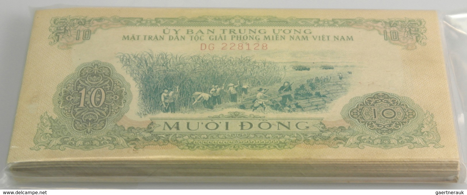 Vietnam: Rare Bundle Of 100 Banknotes 10 Dong ND P. R6, In General Uncirculated But With Light Stain - Vietnam