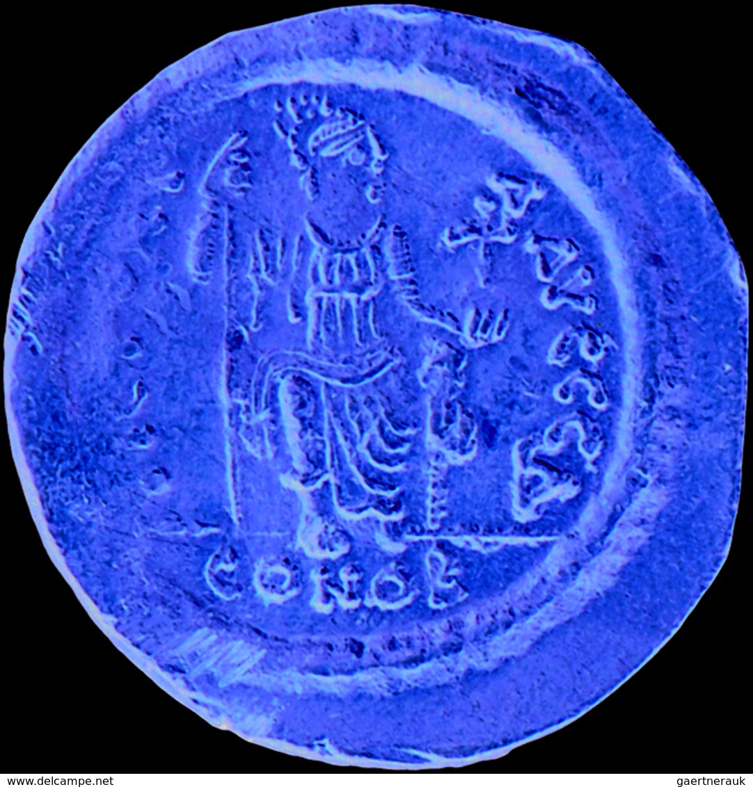 Iustinus II. (565 - 578): Gold-Solidus (567-578 N. Chr.), Konstantinopel; 4,32 G, Sommer 5.2, Sear 3 - Bizantine