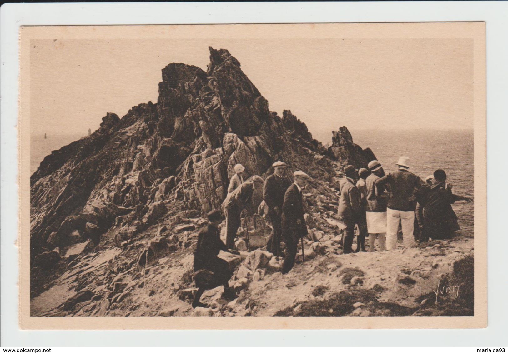 PLOGOFF - LA POINTE DU RAZ - FINISTERE - DEPART POUR L'EXCURSION - Plogoff