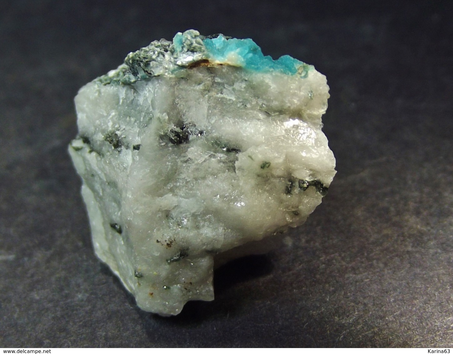 Turquoise With Muscovite ( 1.5 X 1.5 X 1 Cm) -  Cahay - Vielsalm - Prov Luxembourg - Belgique - Mineralien