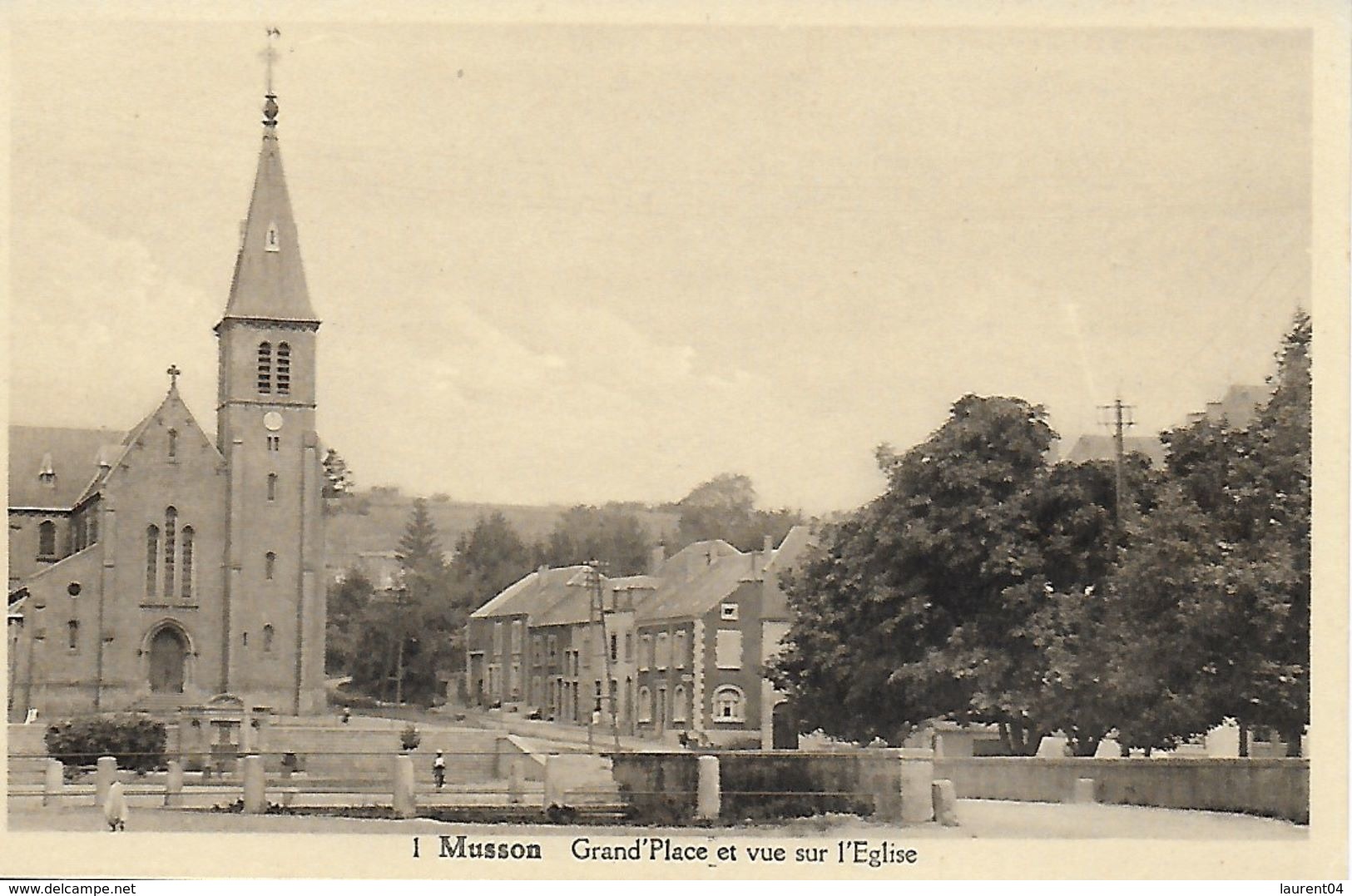 MUSSON. GRAND'PLACE ET L'EGLISE.  ANIMATION - Musson