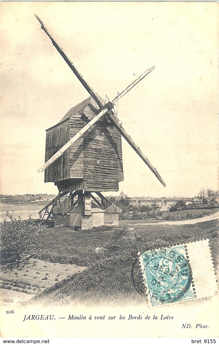 45 JARGEAU DARVOY CHATEAUNEUF LE MOULIN A VENT SUR LES BORDS DE LA LOIRE APRES SON TRAVAIL LE MEUNIER FAIT SON JARDIN - Jargeau