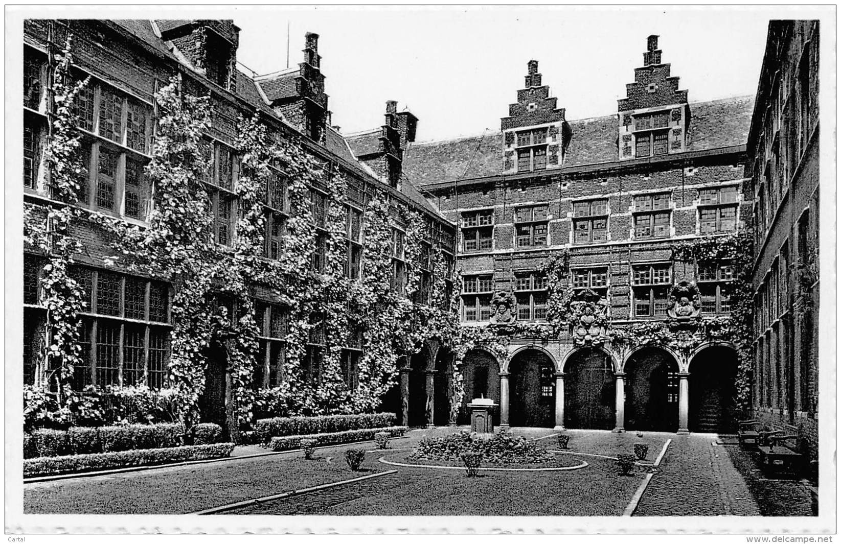 ANTWERPEN - Binnenplaats Van Het Plantin Museum - Antwerpen