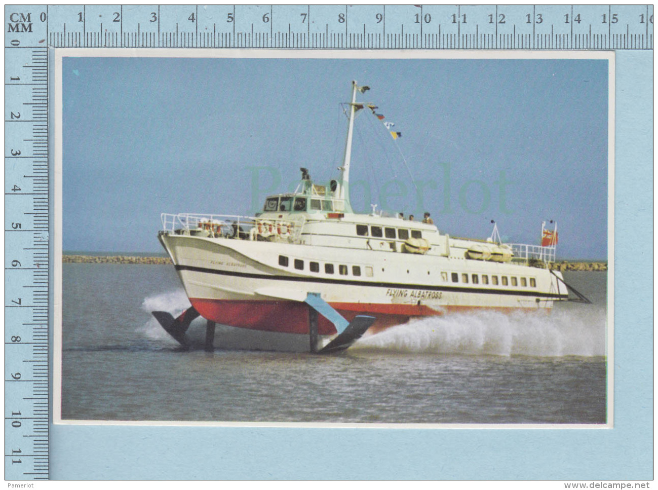 FLYING ALBATROS Est Aussi Un Supramar  PT50 De 140 Sièges, Délivré En 1964 à Hong Kong Chine - Hovercrafts