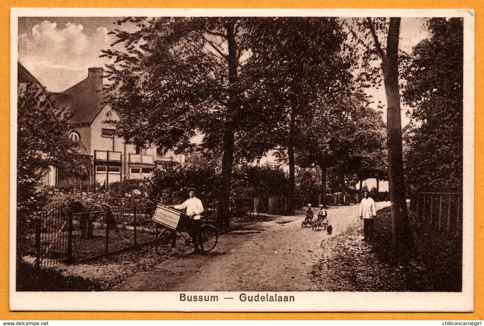 Bussum - Gudelalaan - Cuistax - Rosalie - Bicyclette - Animée - Uitg. D. De VOS - Bussum