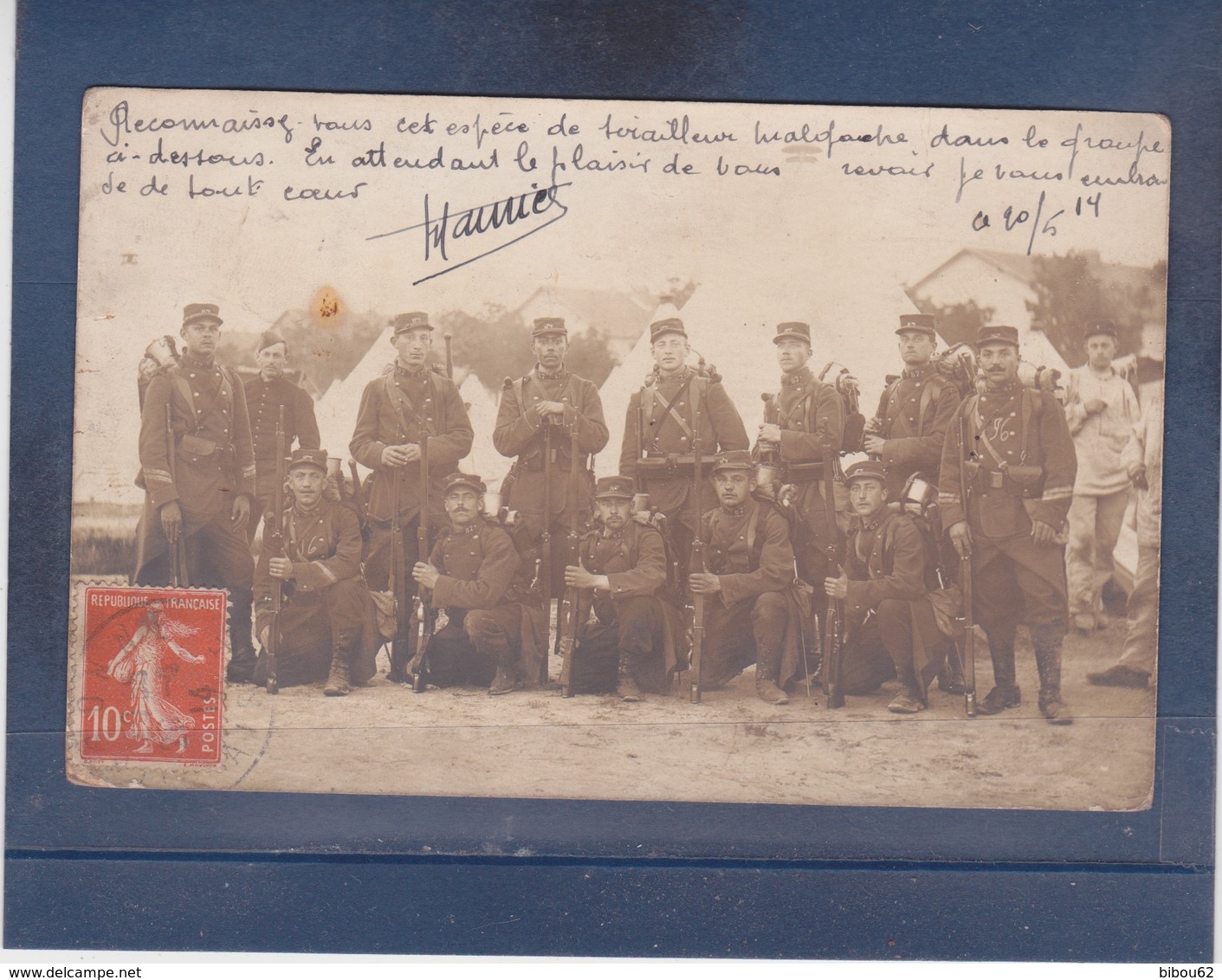 SISSONNE  (  02 )  CARTE PHOTO D' Un Bataillon Militaire Avec Un Tirailleur Malgache ( Texte ) - War 1914-18