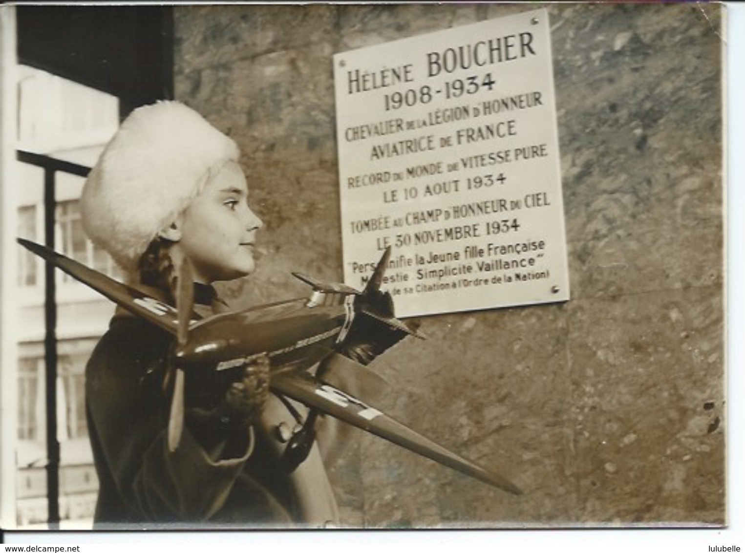 HELENE BOUCHER - AVIATRICE DE FRANCE - PLAQUE COMMEMORATIVE - PHOTO PRESSE - Aviation