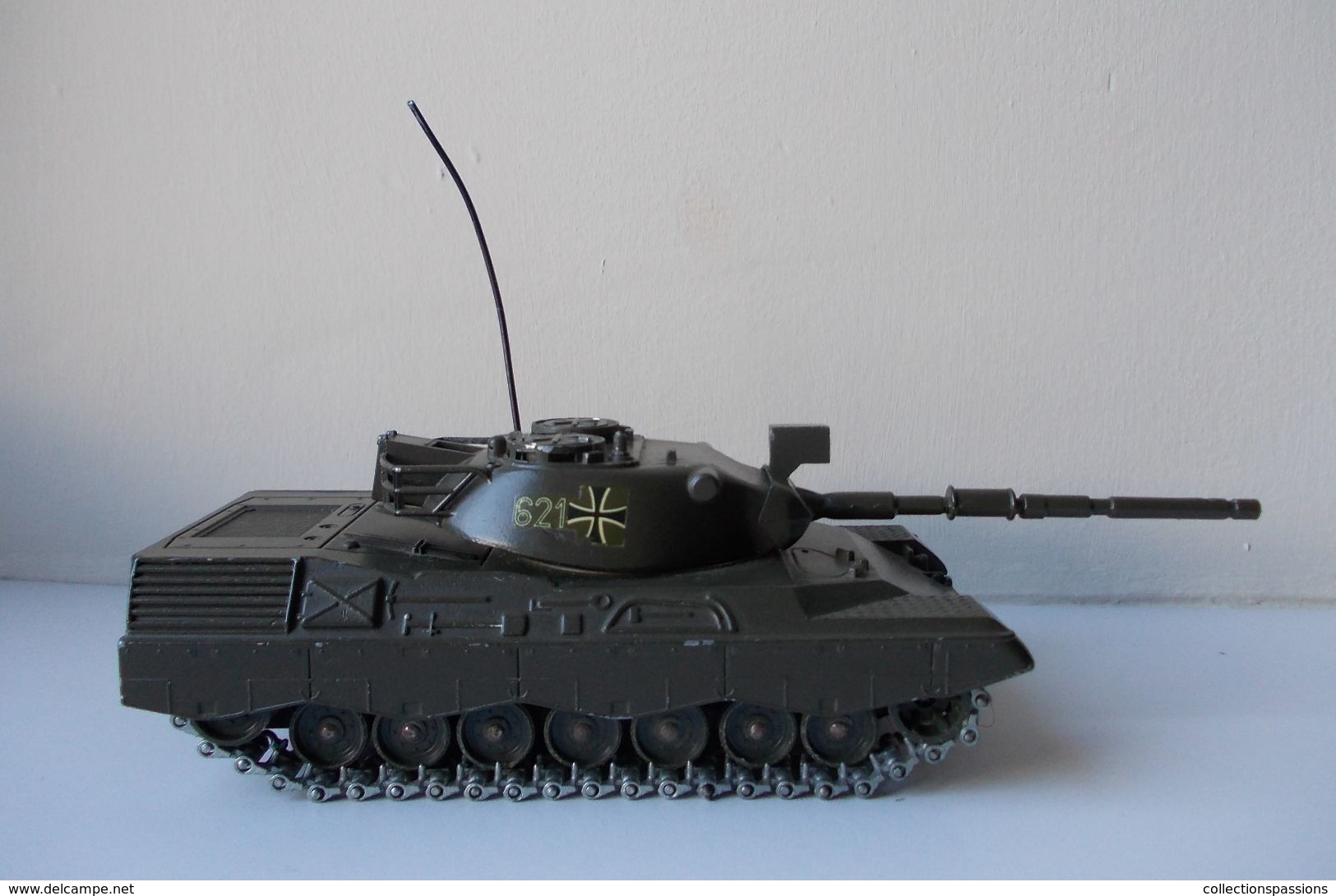 - Char - KPZ LEOPARD - Solido - N°243 - 12/1974 - - Tanks