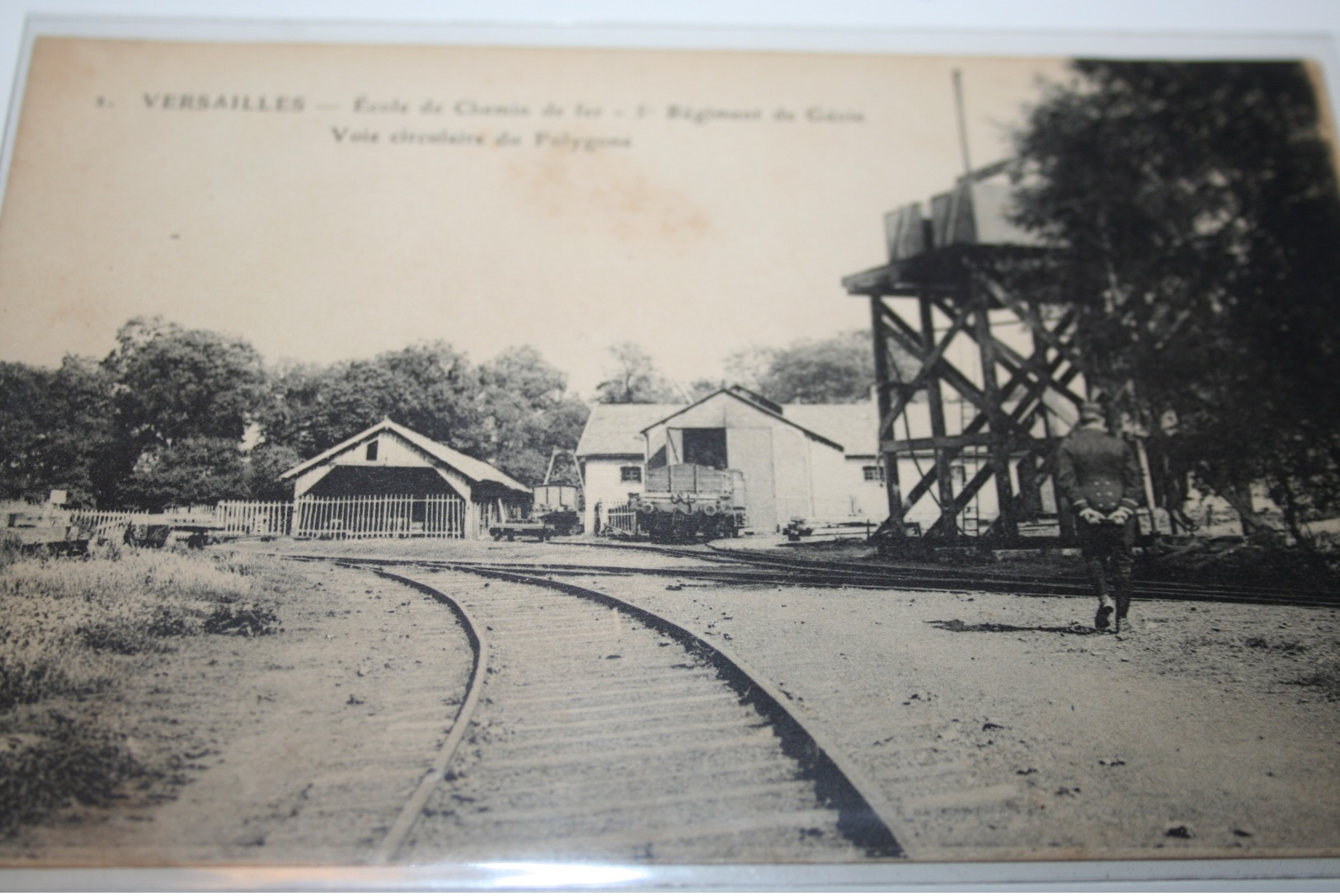 CPA Ecole De Chemins De Fer De VERSAILLES Essonne SNCF 5° Regiment De Génie Voie Circulaire Du Polygone - Gares - Avec Trains