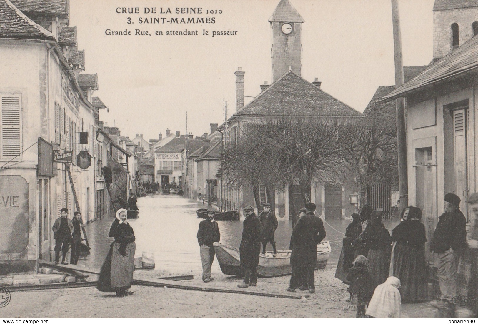 CPA 77 SAINT MAMMES INONDATION 1910 GRANDE RUE EN ATTENDANT LE PASSEUR ANIMATION - Saint Mammes