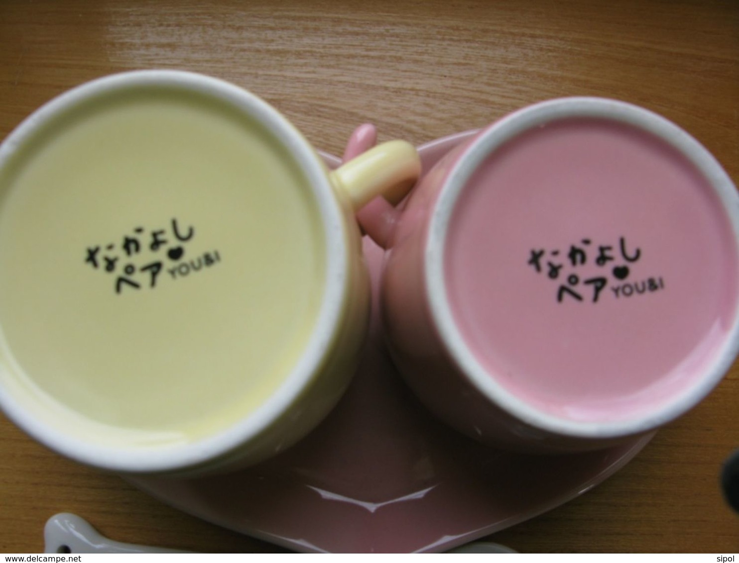 Set De 2 Tasses - Mugs - Avec Soucoupe " Cœur " - Cups