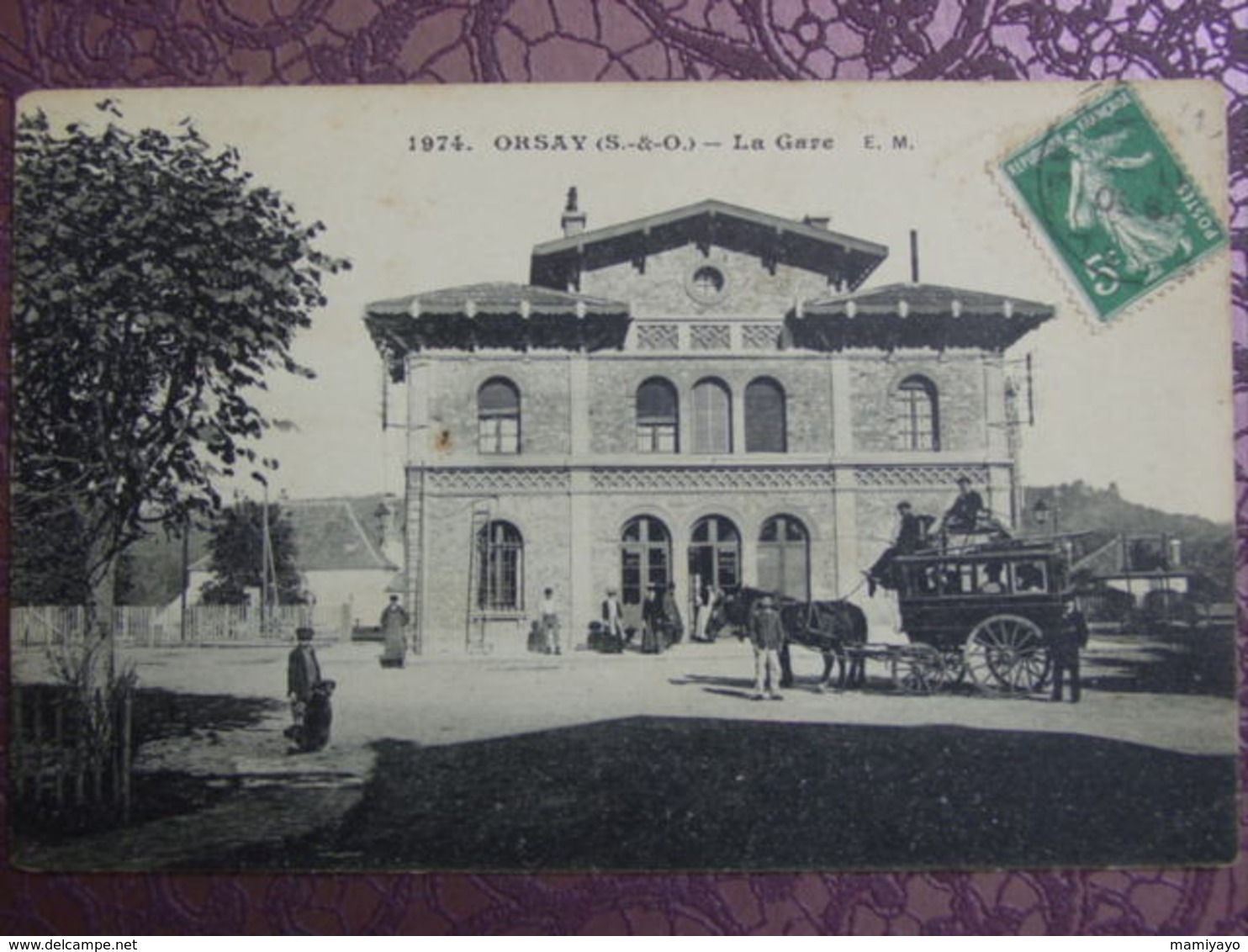 ESSONNE / 2 CPA :LA GARE D'ORSAY (S.&O.)avec L'omnibus (diligence) & Rue De Paris à ESSONNES . - Orsay