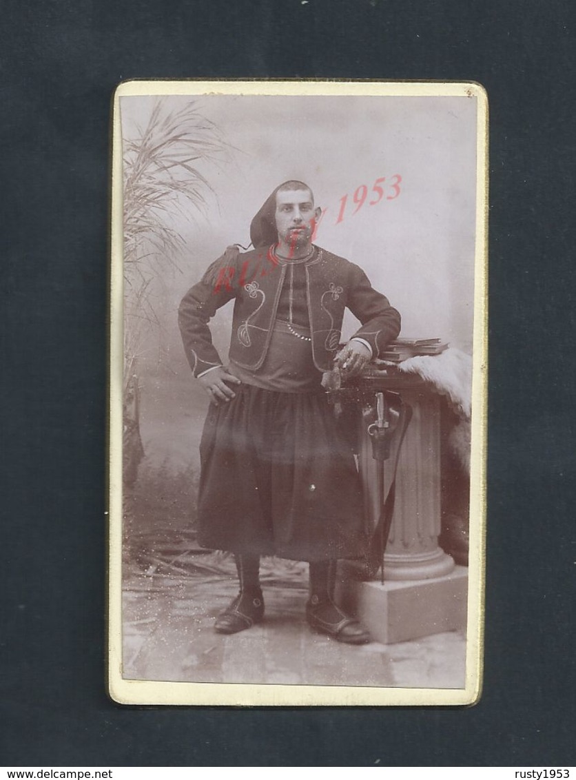 MILITARIA CDV CARTE DE VISITE MILITAIRE ZOUAVE PHOTO A BOUTELLIER À BATNA ALGÉRIE : - Cartoncini Da Visita