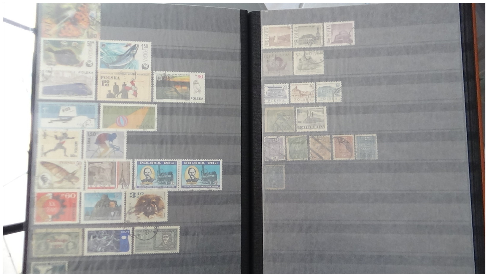 Carton 29 kg timbres ** de France, Mersons **, préos ** , bandes ** et timbres obl du monde. Voir commentaires