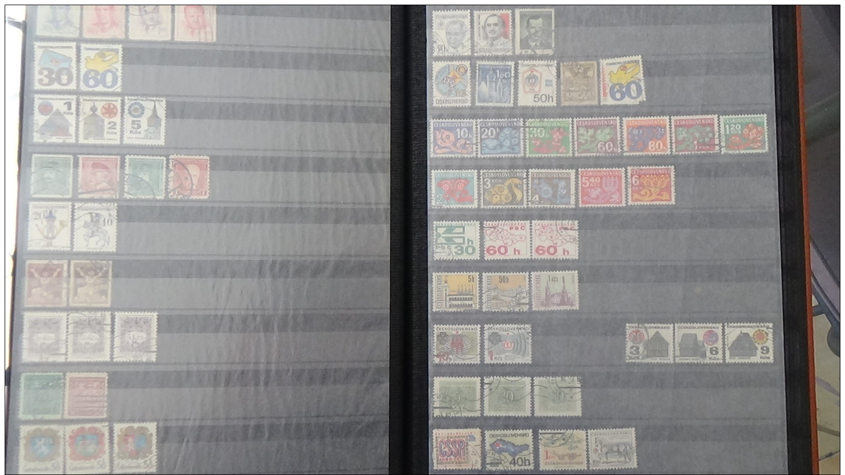 Carton 29 kg timbres ** de France, Mersons **, préos ** , bandes ** et timbres obl du monde. Voir commentaires