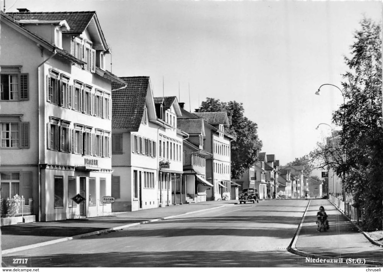 Niederuzwil Bahnhofstrasse Auto - Uzwil