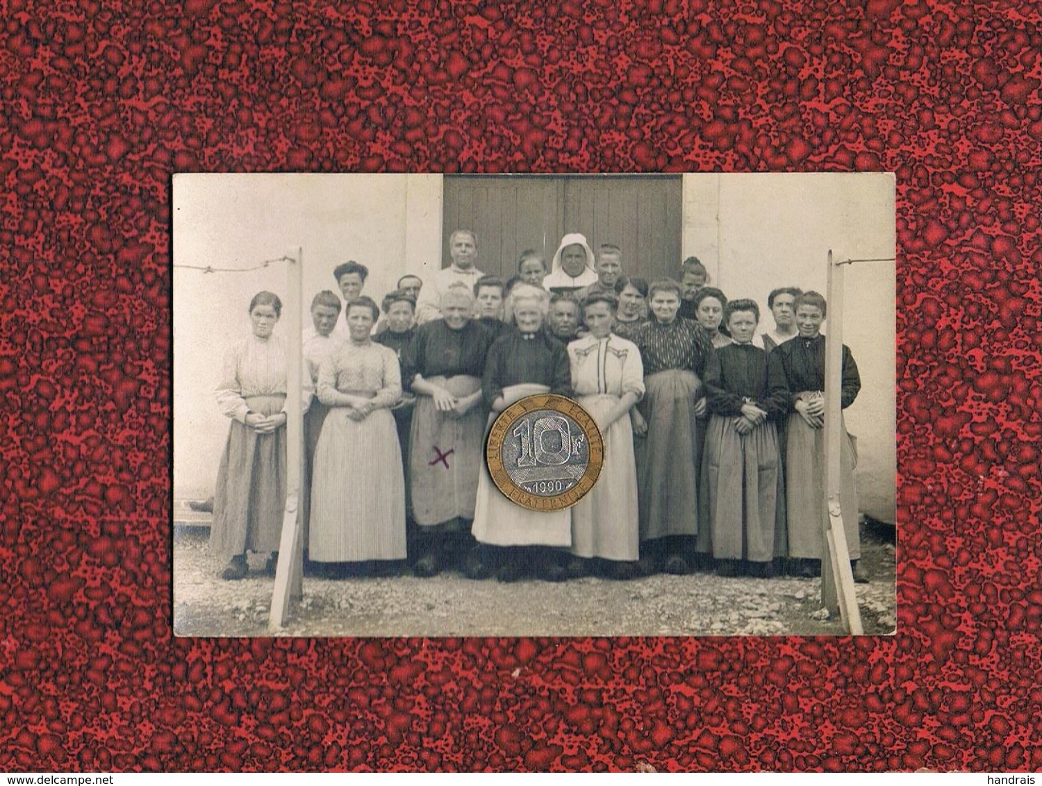 17  CARTE PHOTO LA FLOTTE  GROUPE DE FEMMES MERE LETANG - Ile De Ré