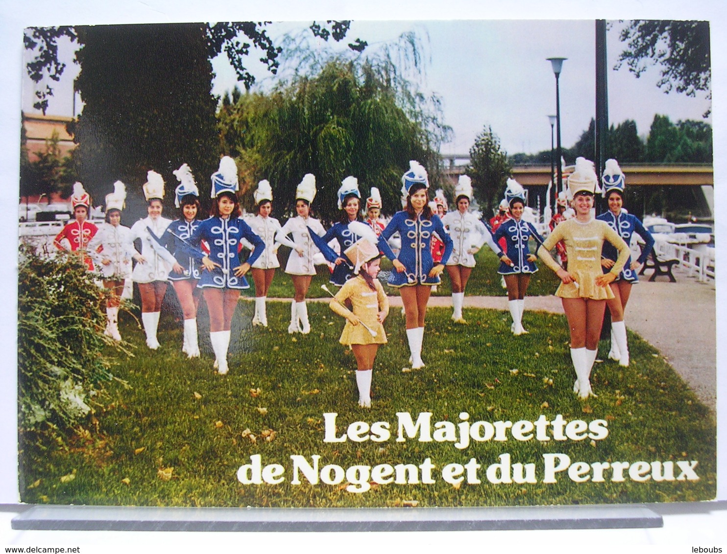 LES MAJORETTES DE NOGENT ET DU PERREUX (94) - 1976 - Le Perreux Sur Marne