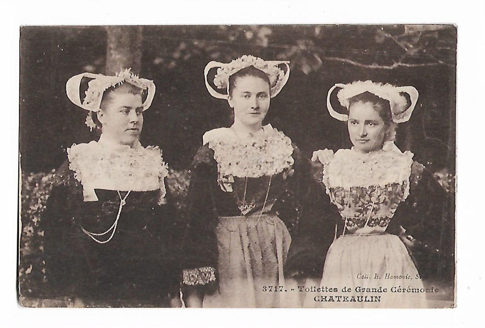 Toilettes  De  Grande  Cérémonies  -  Chateaulin - Costumes