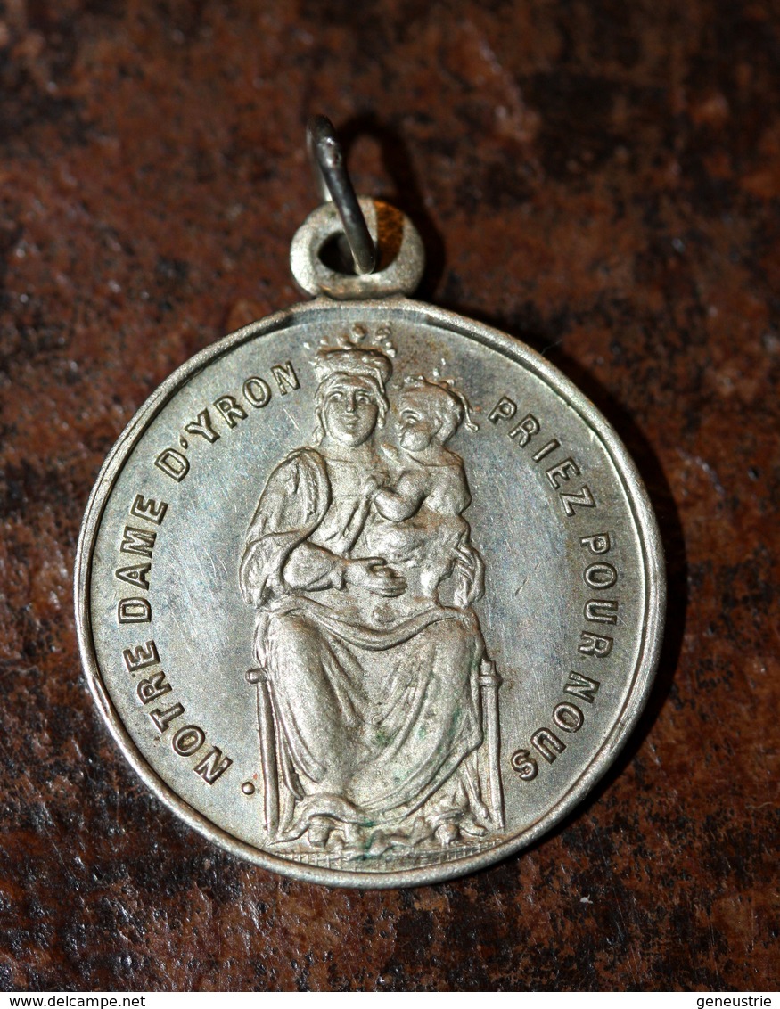 Pendentif Médaille Religieuse Début XXe "Notre-Dame D'Yron / Chartres" Religious Medal - Religion & Esotérisme