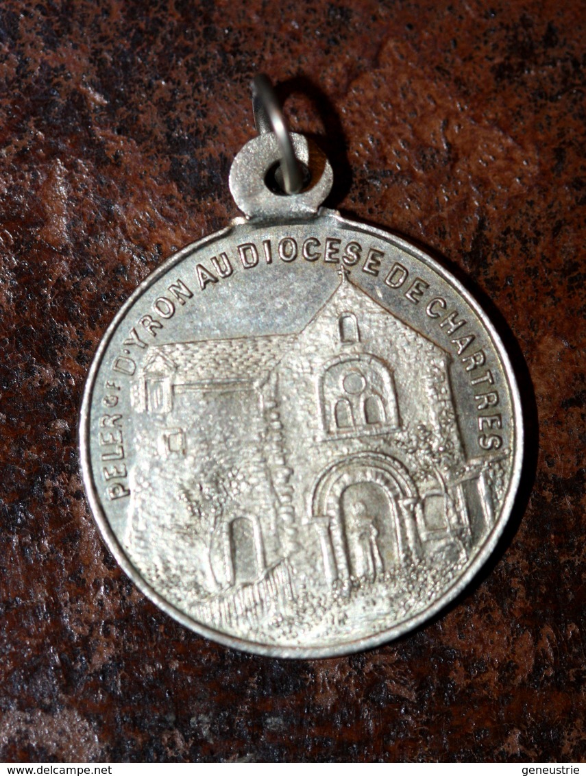 Pendentif Médaille Religieuse Début XXe "Notre-Dame D'Yron / Chartres" Religious Medal - Religion & Esotérisme