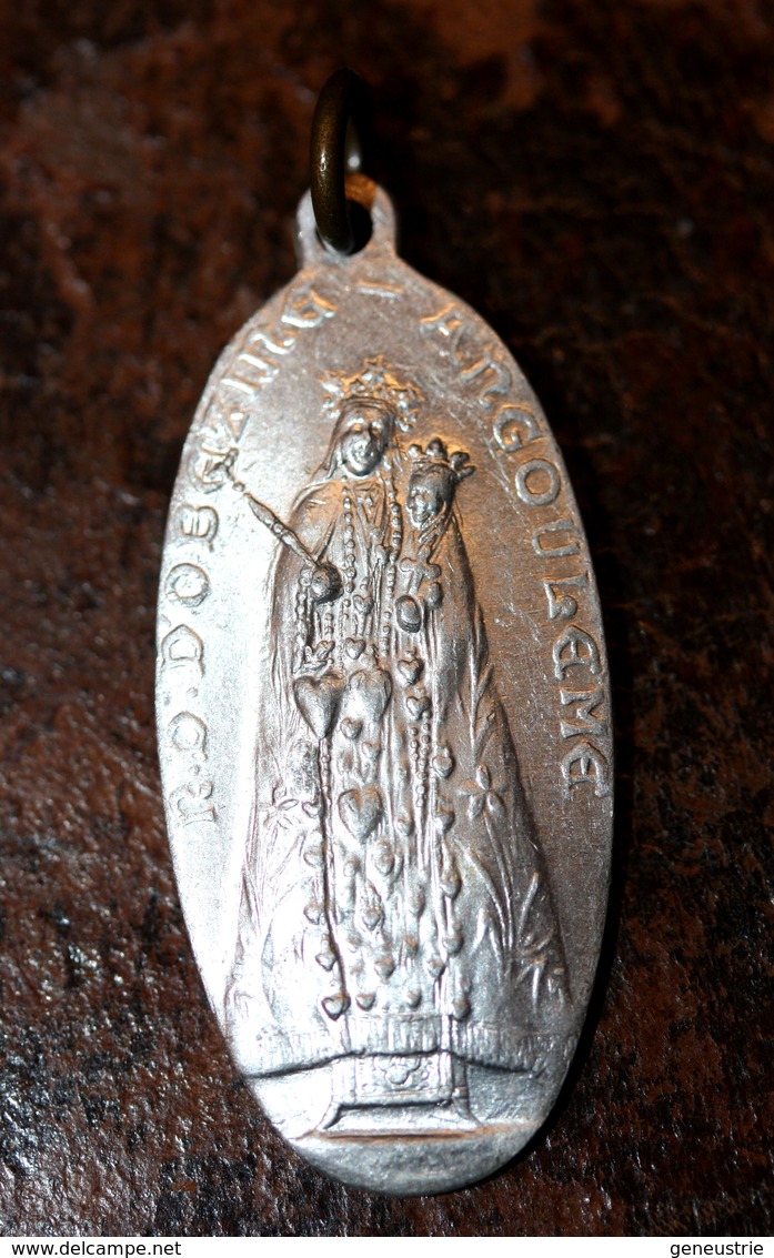 Très Beau Pendentif Médaille Religieuse "Notre-Dame D'Obezine - Angoulême" Religious Medal - Religion & Esotérisme