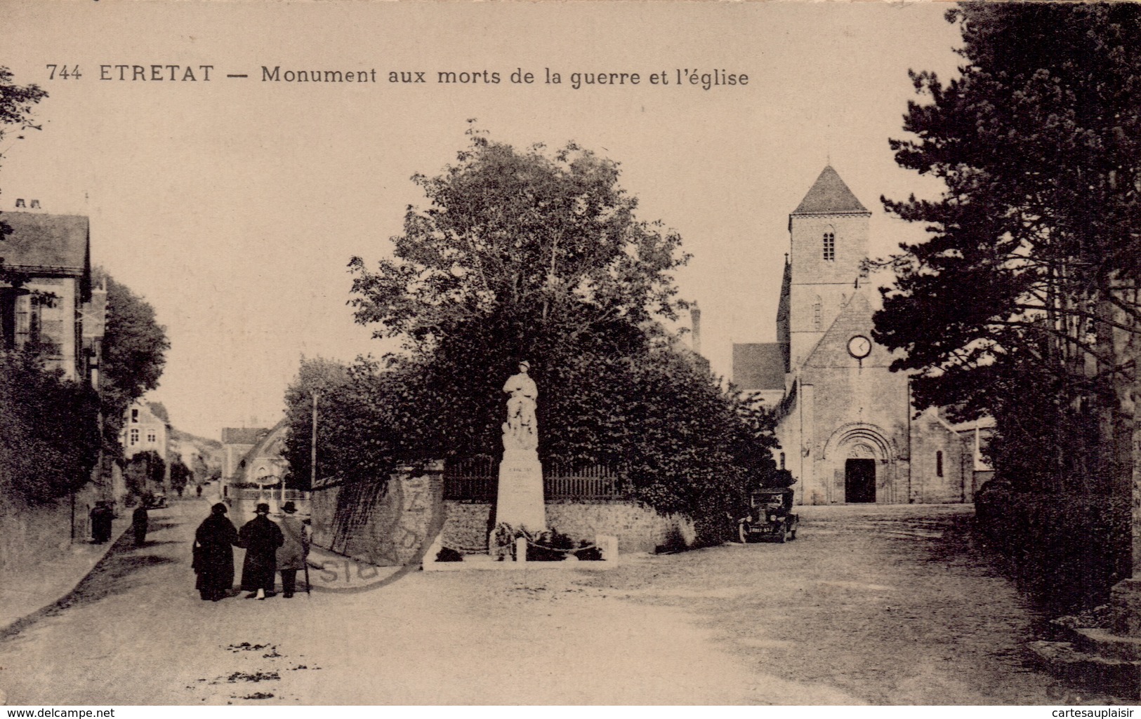 ETRETAT : Monument Aux Morts De La Guerre Et L'Eglise - Etretat