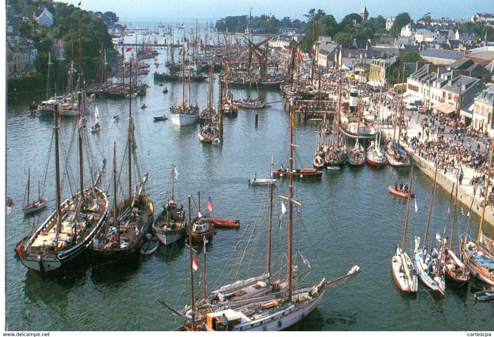 Douarnenez Le Bassin A Flot Du Port Rhu Lors Des Festivités 1993 CPM Ou CPSM - Douarnenez