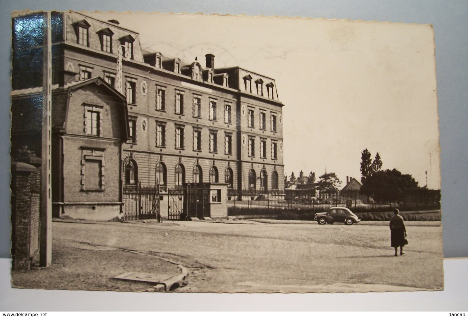 LIEVIN    ---   Grands Bureaux Des Houillères Nationales    - ( Pas De Reflet Sur L'original ) - Lievin