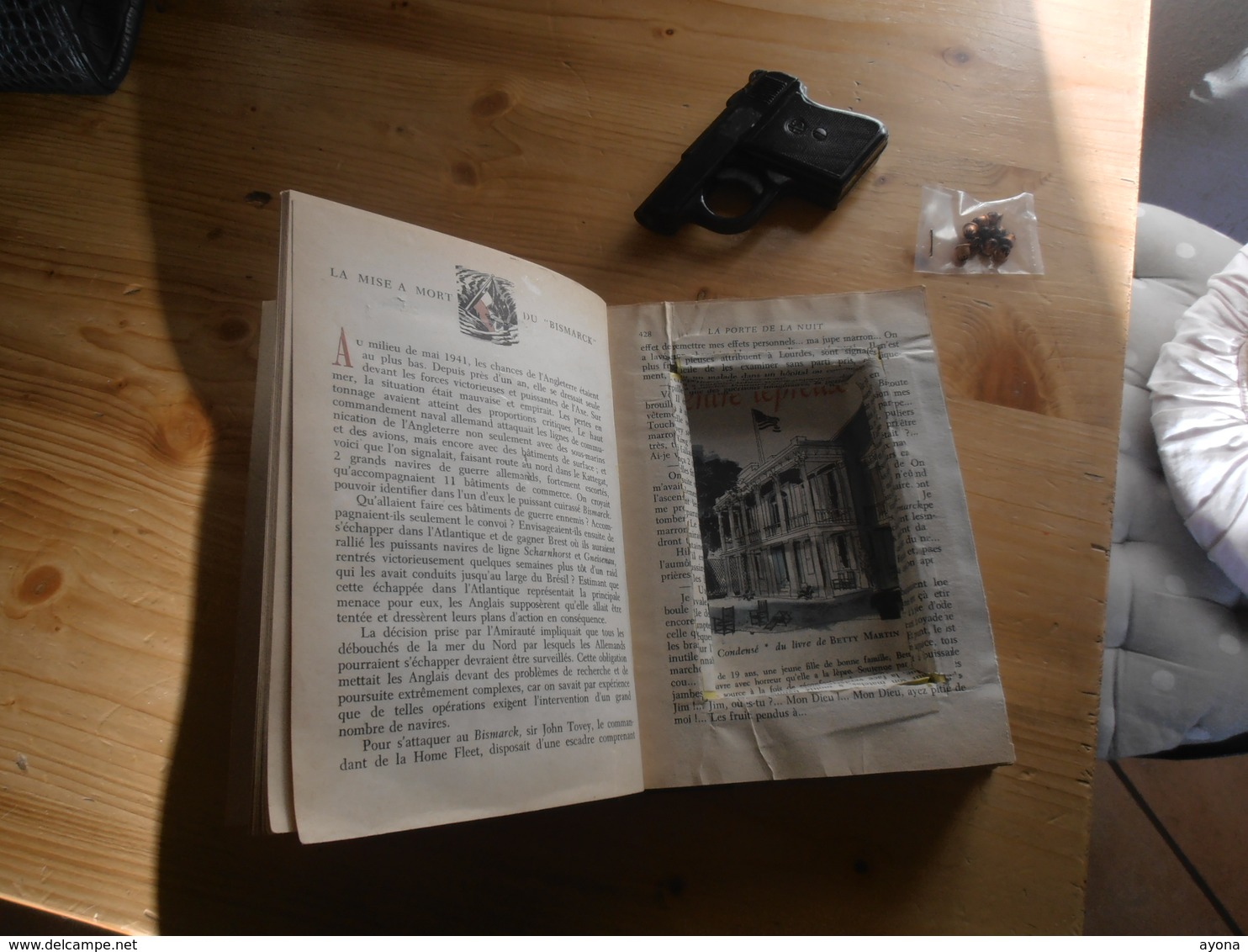 LIVRE à SECRET Avec Pistolet  D'alarme - Armas De Colección