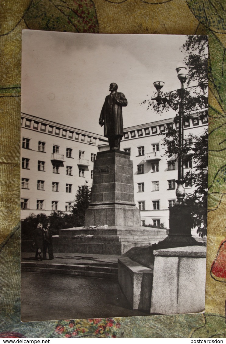 Russia. Murmansk. Lenin Monument. 1980 - Monuments