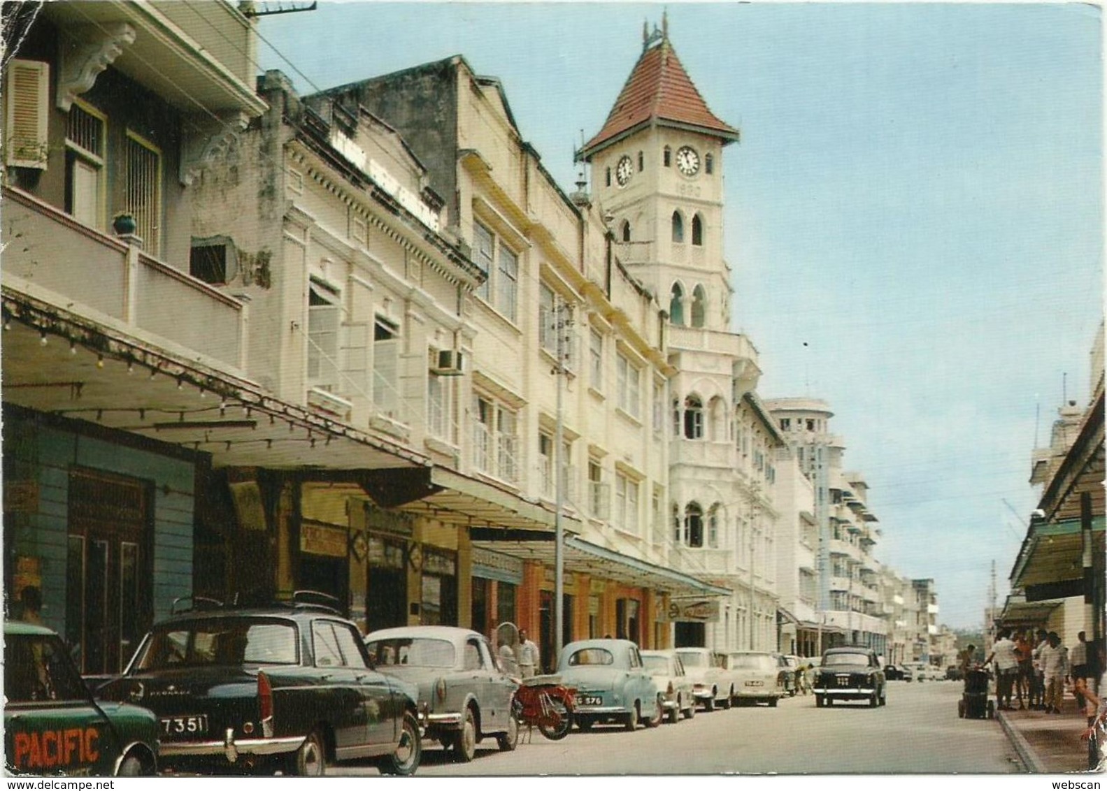 AK / PC Tansania / Tanzania Dar-Es-Salam Mosque Street + Cars Color 1974 #2384 - Tanzanía