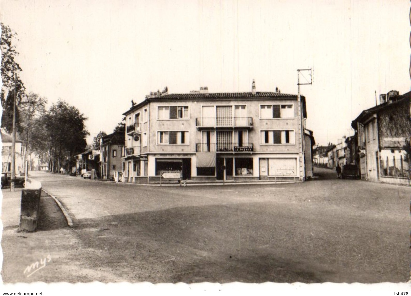 32----NOGARO---place De L'église---voir 2 Scans - Nogaro