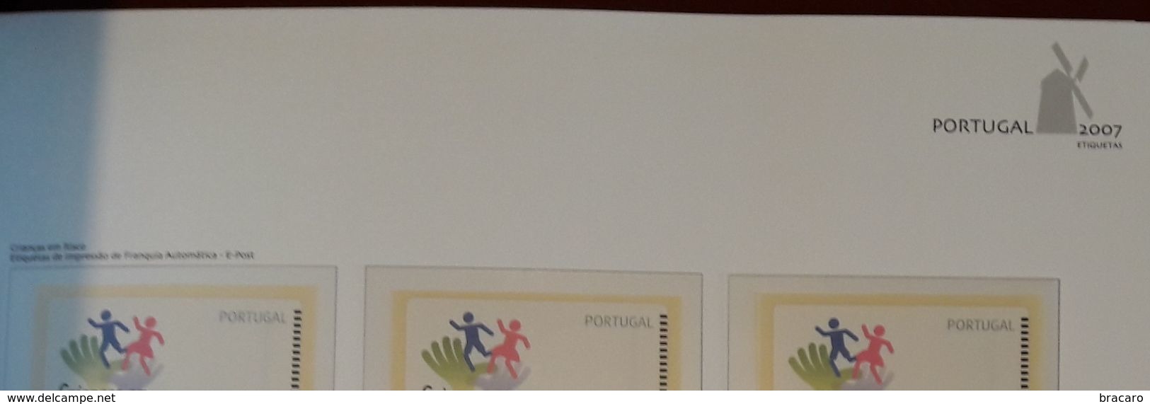 PORTUGAL - ÁLBUM FILATÉLICO - full year stamps + blocks + ATM / machine stamps + carnets + miniature sheets - MNH - 2001