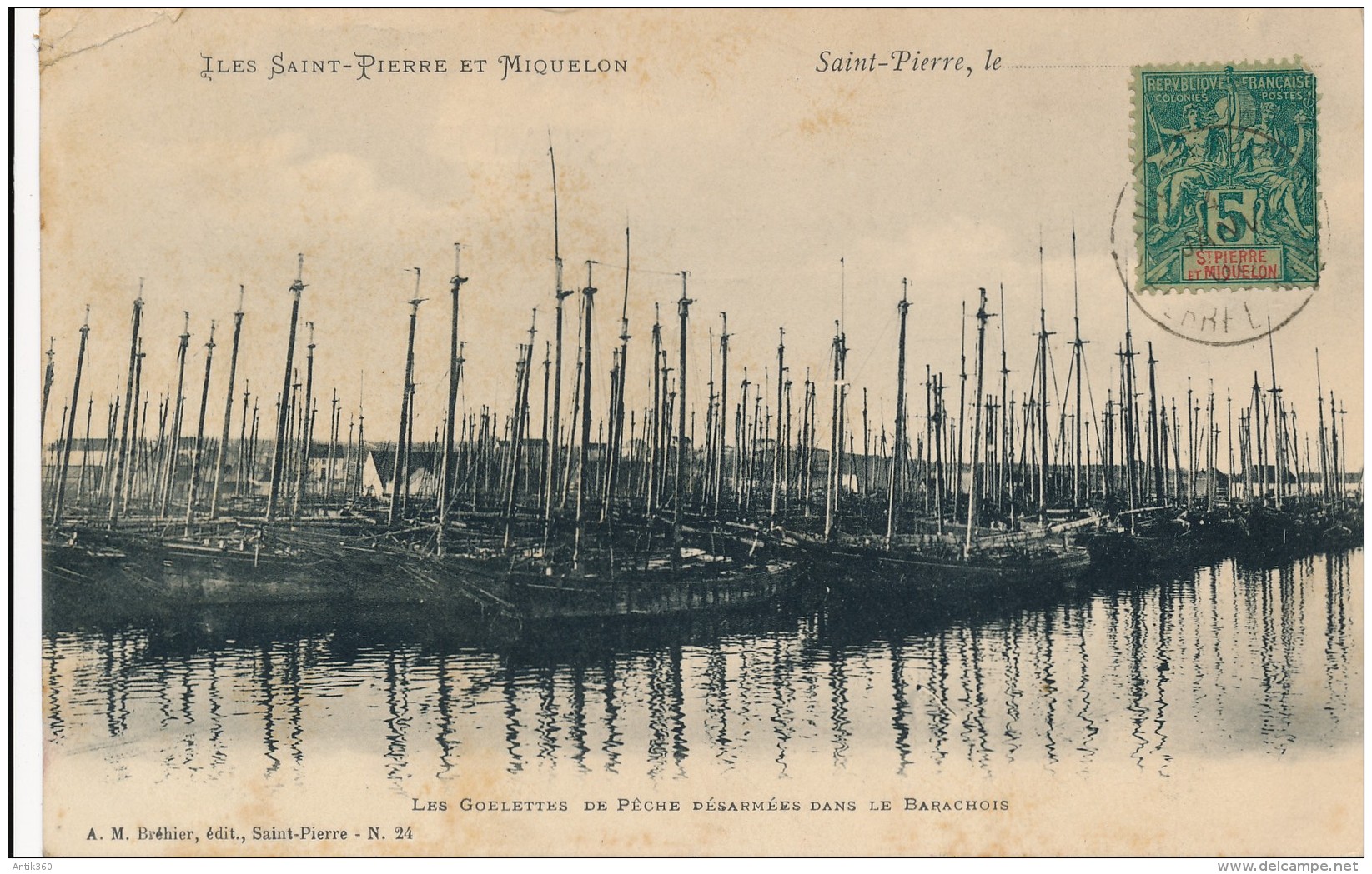 CPA Îles SAINT PIERRE ET MIQUELON Les Goëlettes De Pêche Désarmée Dans Le Barachois + Timbre - Saint-Pierre-et-Miquelon