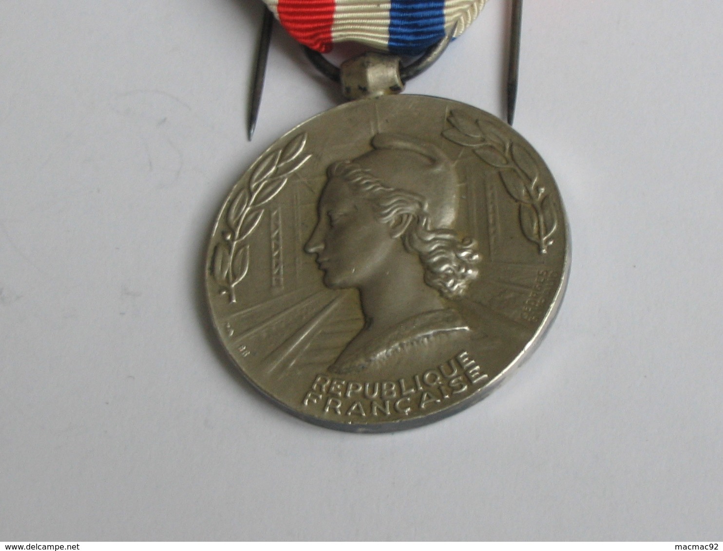 Décoration/ Médaille De Cheminot - Médaille D'honneur Des Chemins De Fer - 1954   **** EN ACHAT IMMEDIAT **** - France