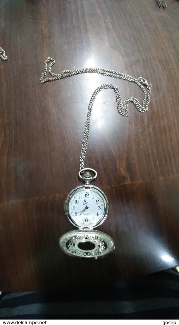 Watch-around Watch With A Chain Running On An Elegant Battery-(68)-payler Good - Autres & Non Classés