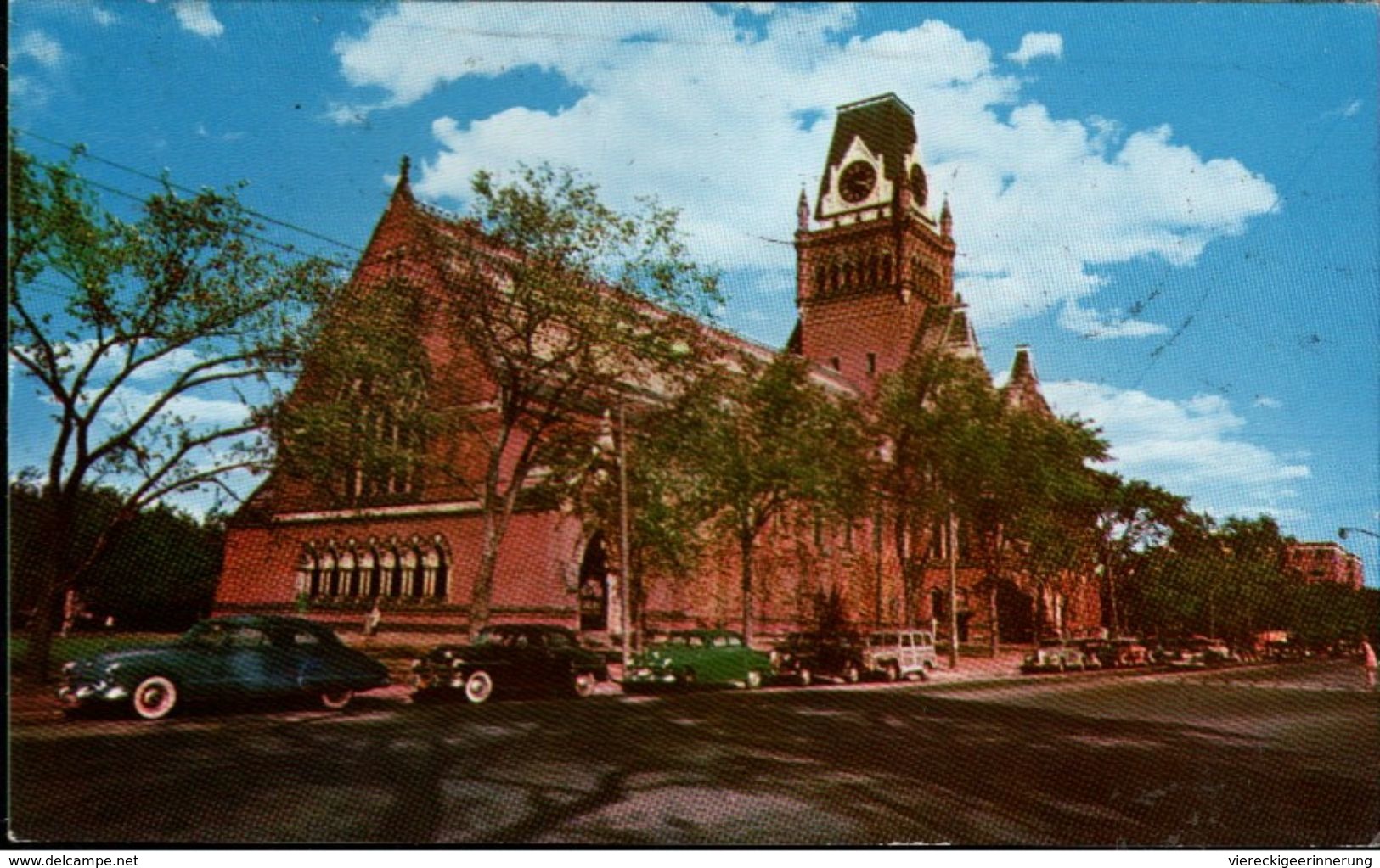 ! Postcard Memorial Hall Harvard University, Cambridge, Massachusetts, USA, 1965, Cars, PKW; KFZ, Voitures - Other & Unclassified