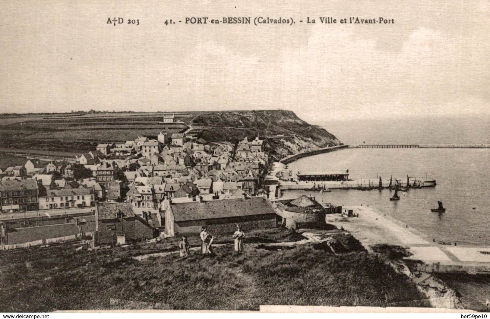 14 PORT-EN-BESSIN LA VILLE ET L'AVANT-PORT - Port-en-Bessin-Huppain