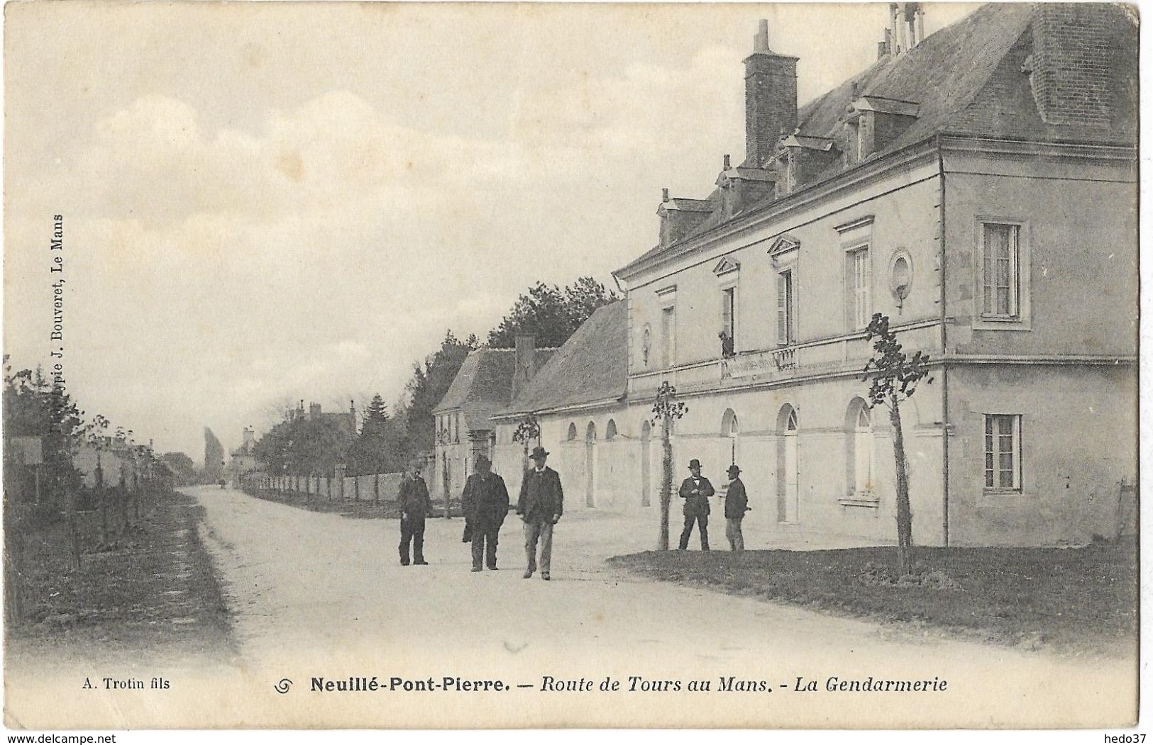 Neuillé-Pont-Pierre - Route De Tours Au Mans - La Gendarmerie - Neuillé-Pont-Pierre