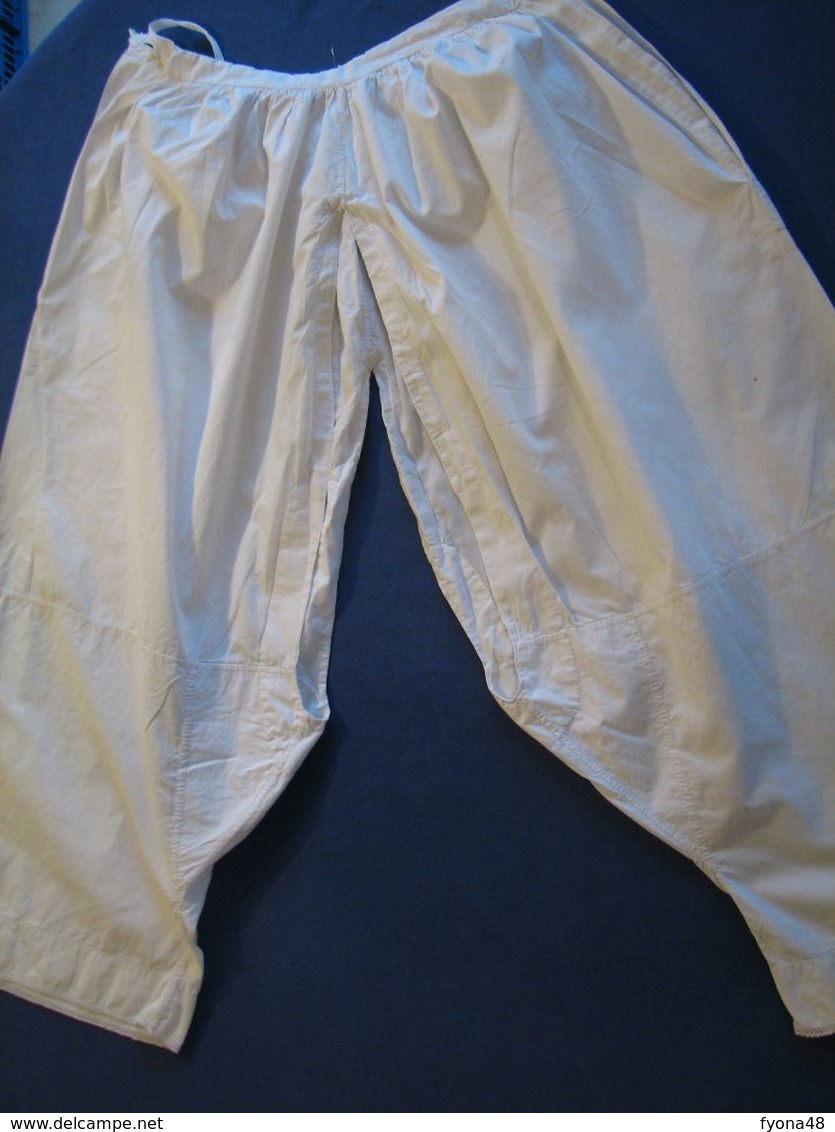 40 – Culotte Ancienne Ouverte Monogrammée MB - Before 1900